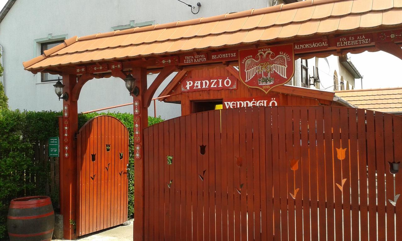 Bed and Breakfast Kisdiófa Panzió és Vendéglő Vajdácska Exterior foto